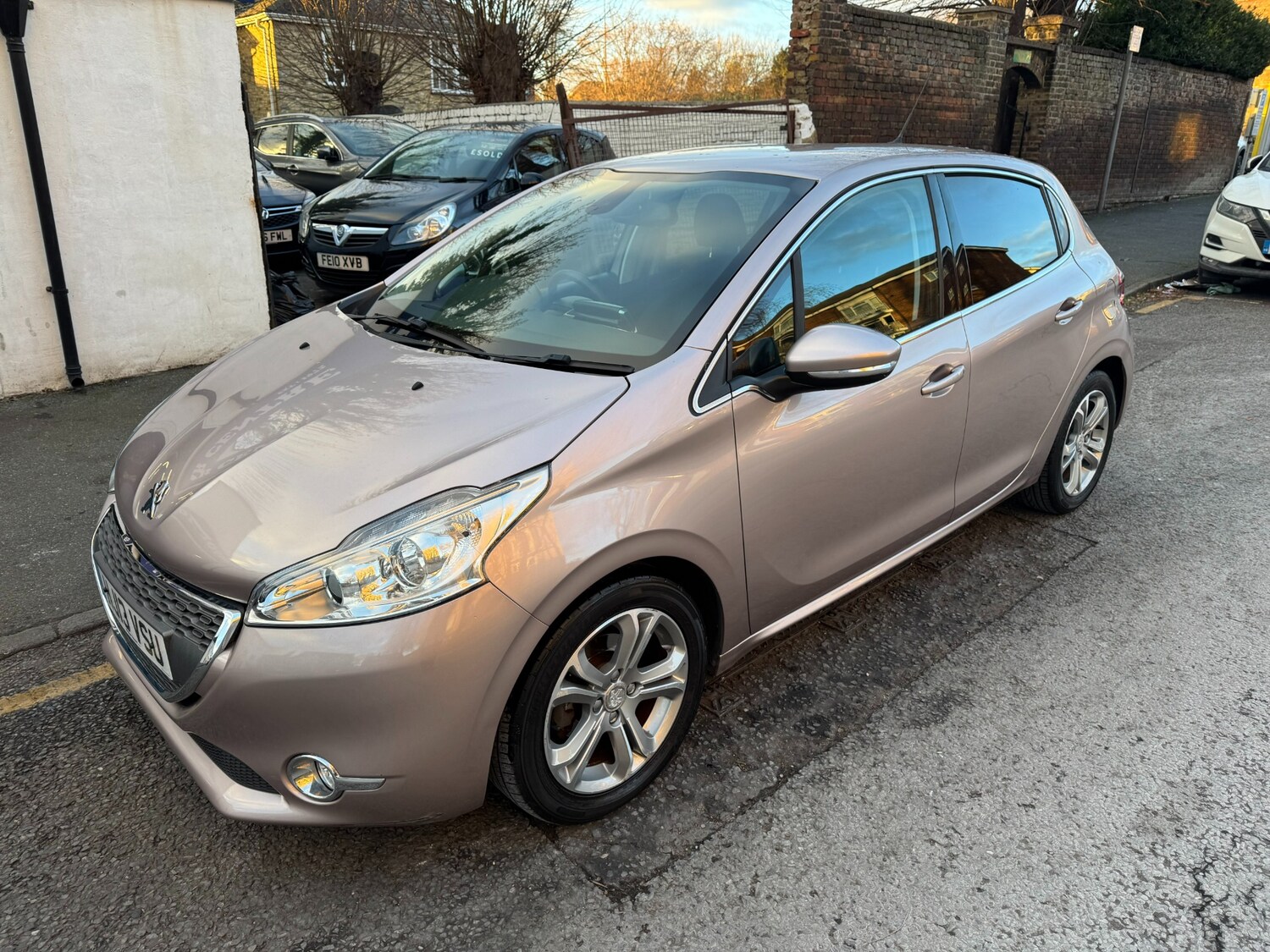 Used Peugeot 208 2013 for sale - 76570651: Photo 29