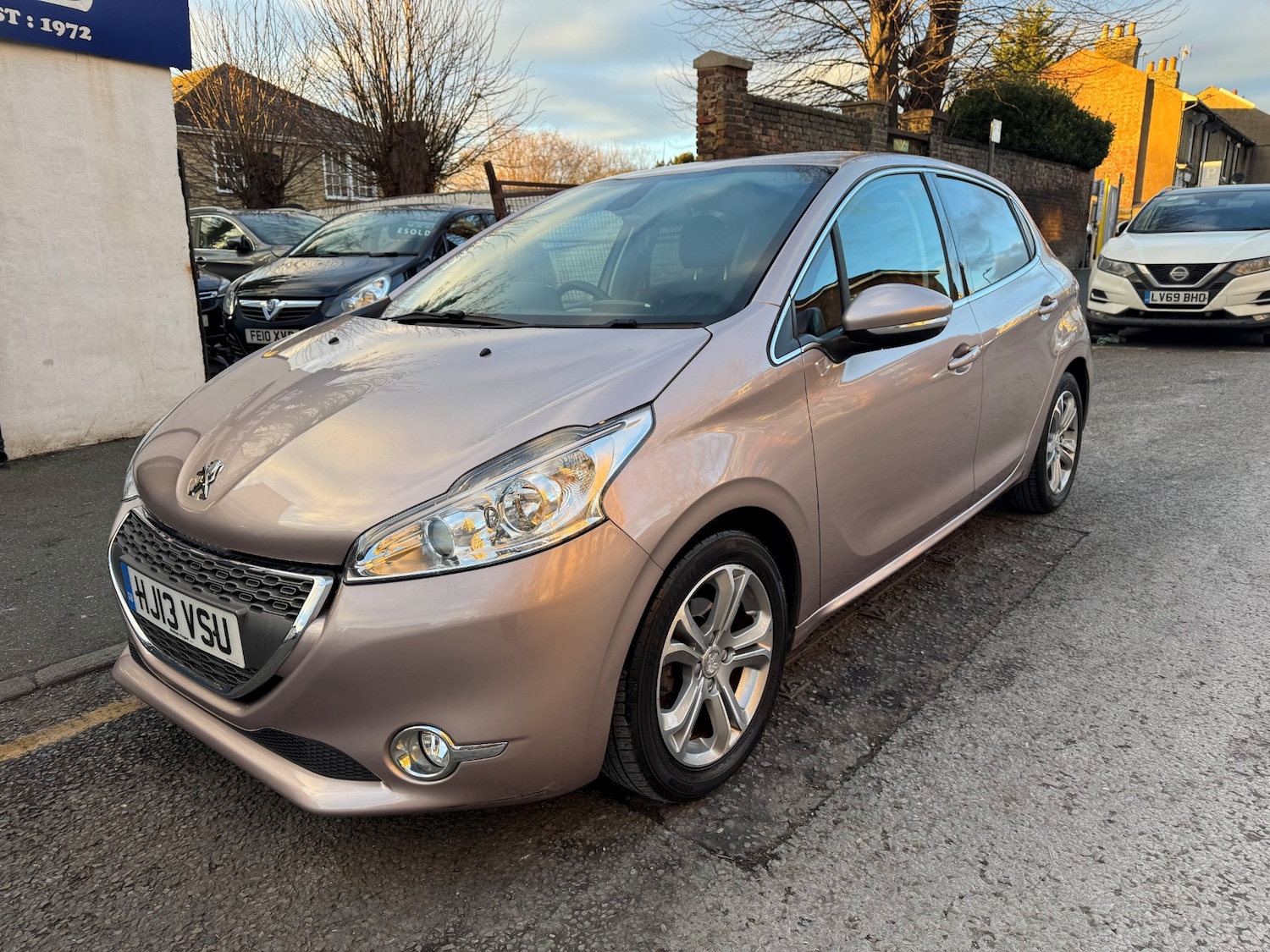 Used Peugeot 208 2013 for sale - 76570651: Photo 3