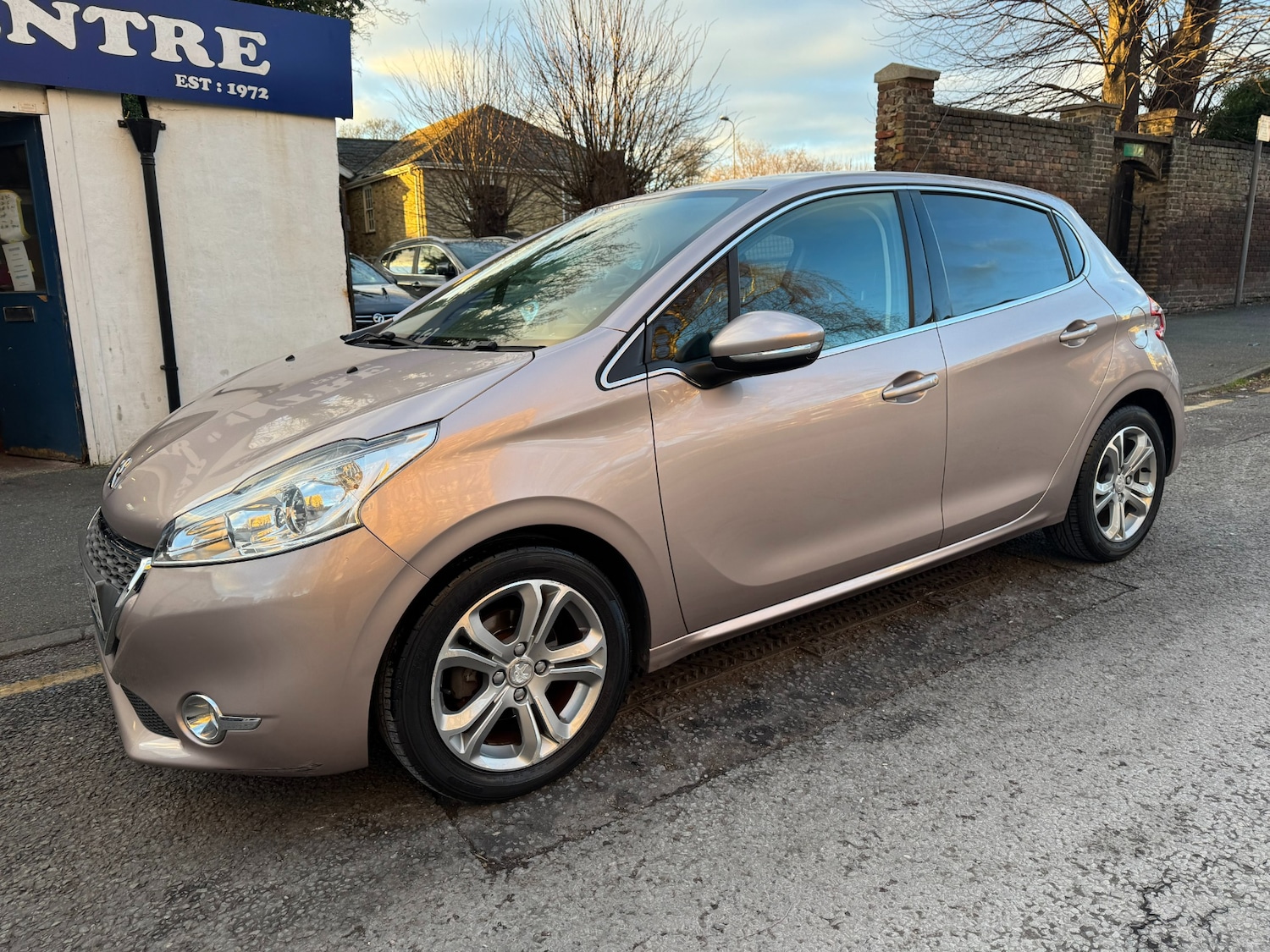 Used Peugeot 208 2013 for sale - 76570651: Photo 33