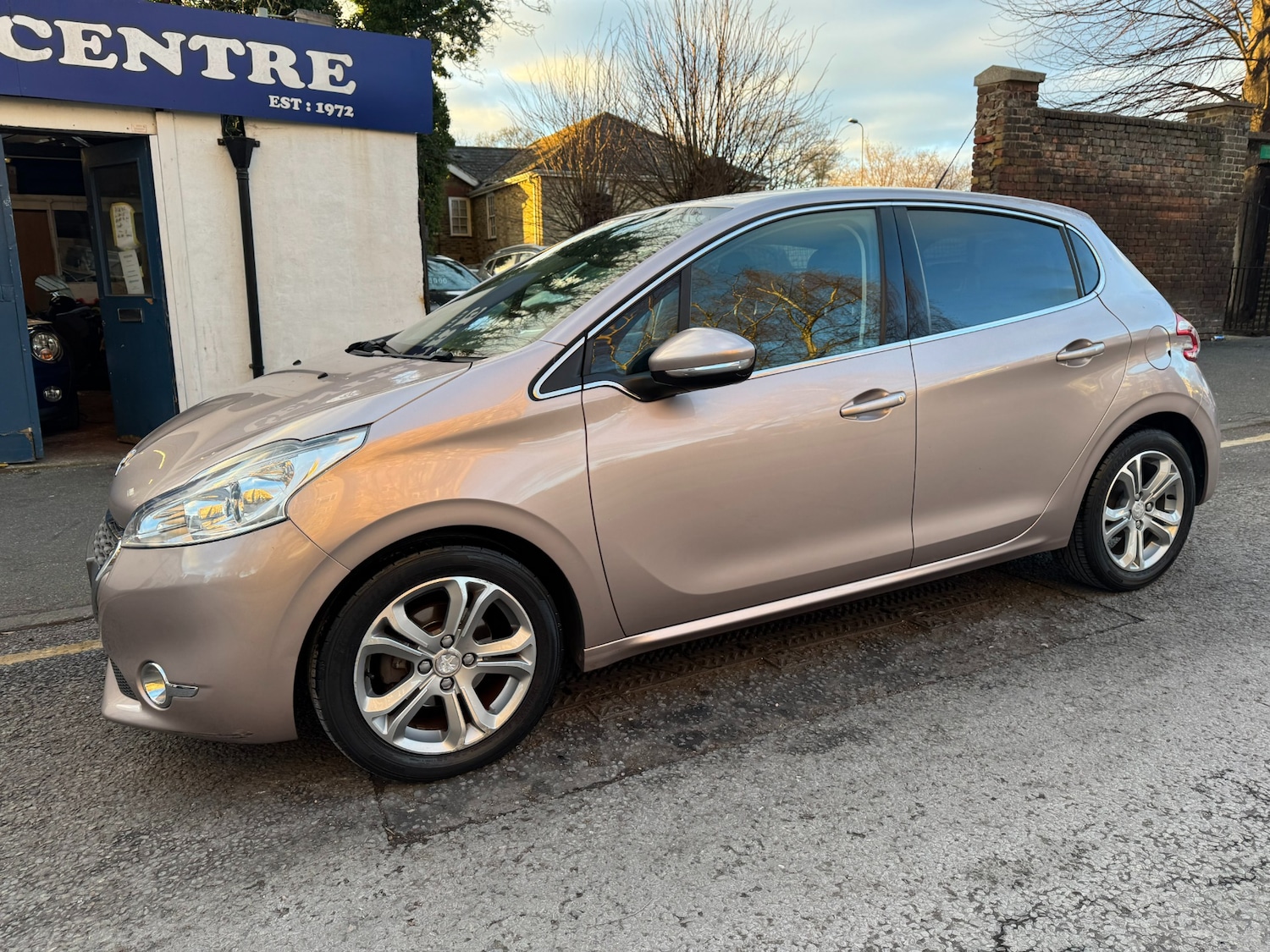Used Peugeot 208 2013 for sale - 76570651: Photo 35