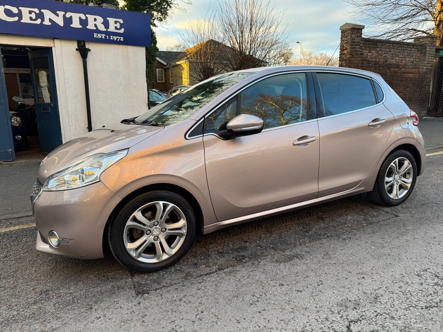 Used Peugeot 208 2013 for sale - 76570651: Photo 36