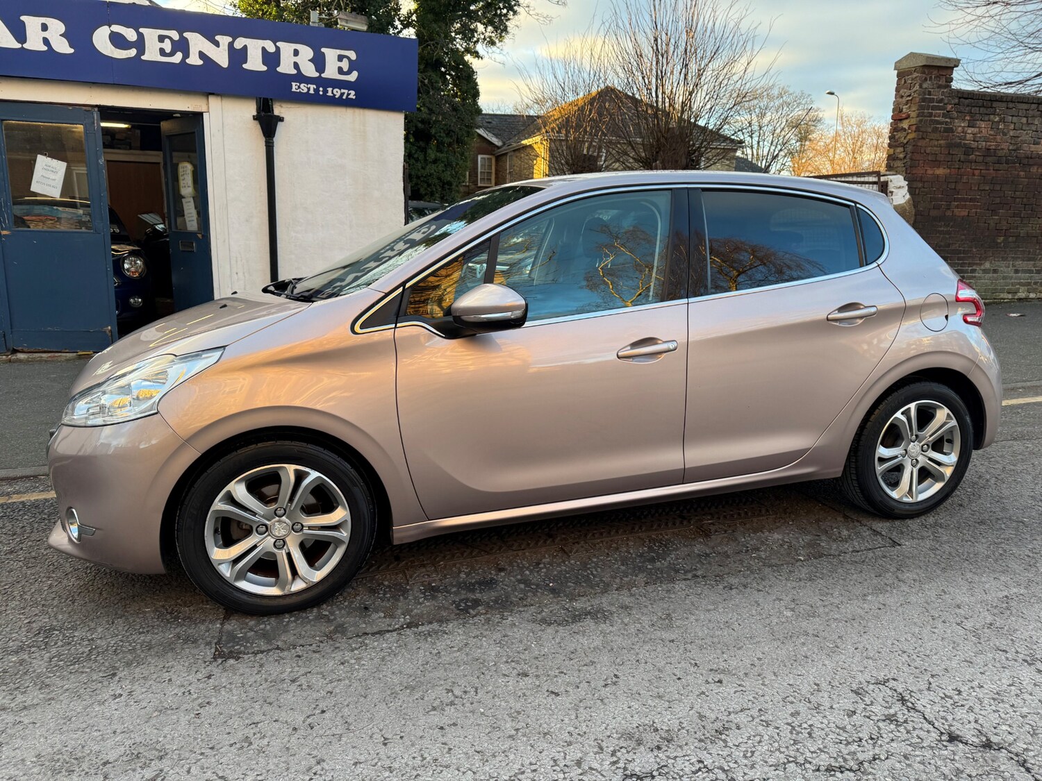 Used Peugeot 208 2013 for sale - 76570651: Photo 37
