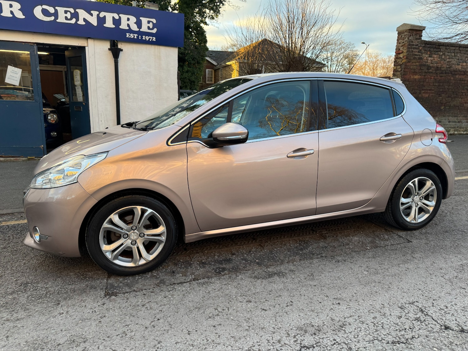 Used Peugeot 208 2013 for sale - 76570651: Photo 38