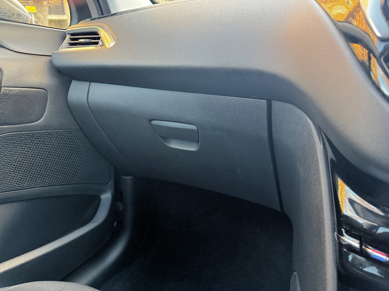 Used Peugeot 208 2013 for sale - 76570651: Photo 43