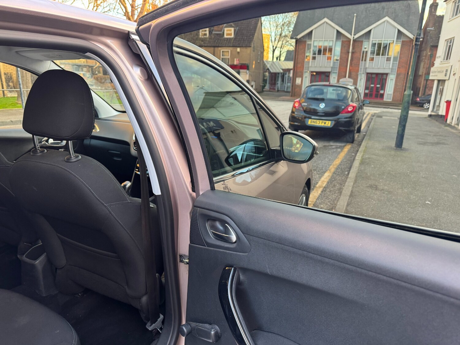 Used Peugeot 208 2013 for sale - 76570651: Photo 47