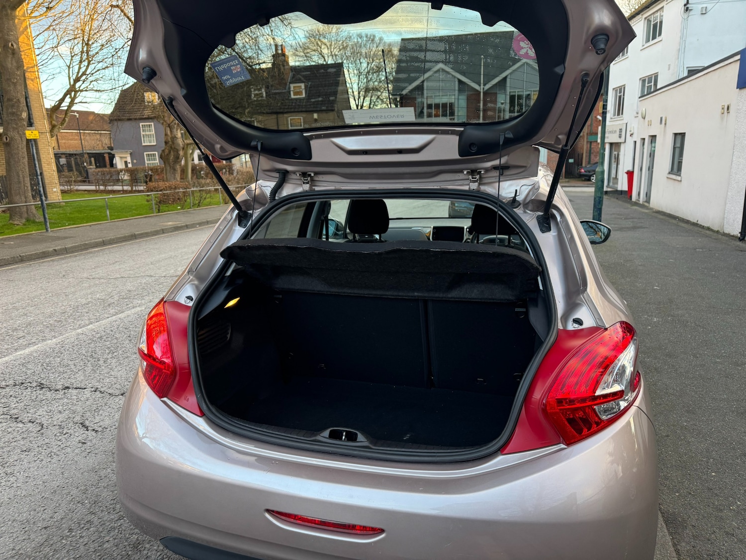 Used Peugeot 208 2013 for sale - 76570651: Photo 51