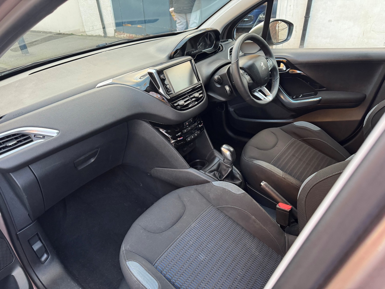 Used Peugeot 208 2013 for sale - 76570651: Photo 55