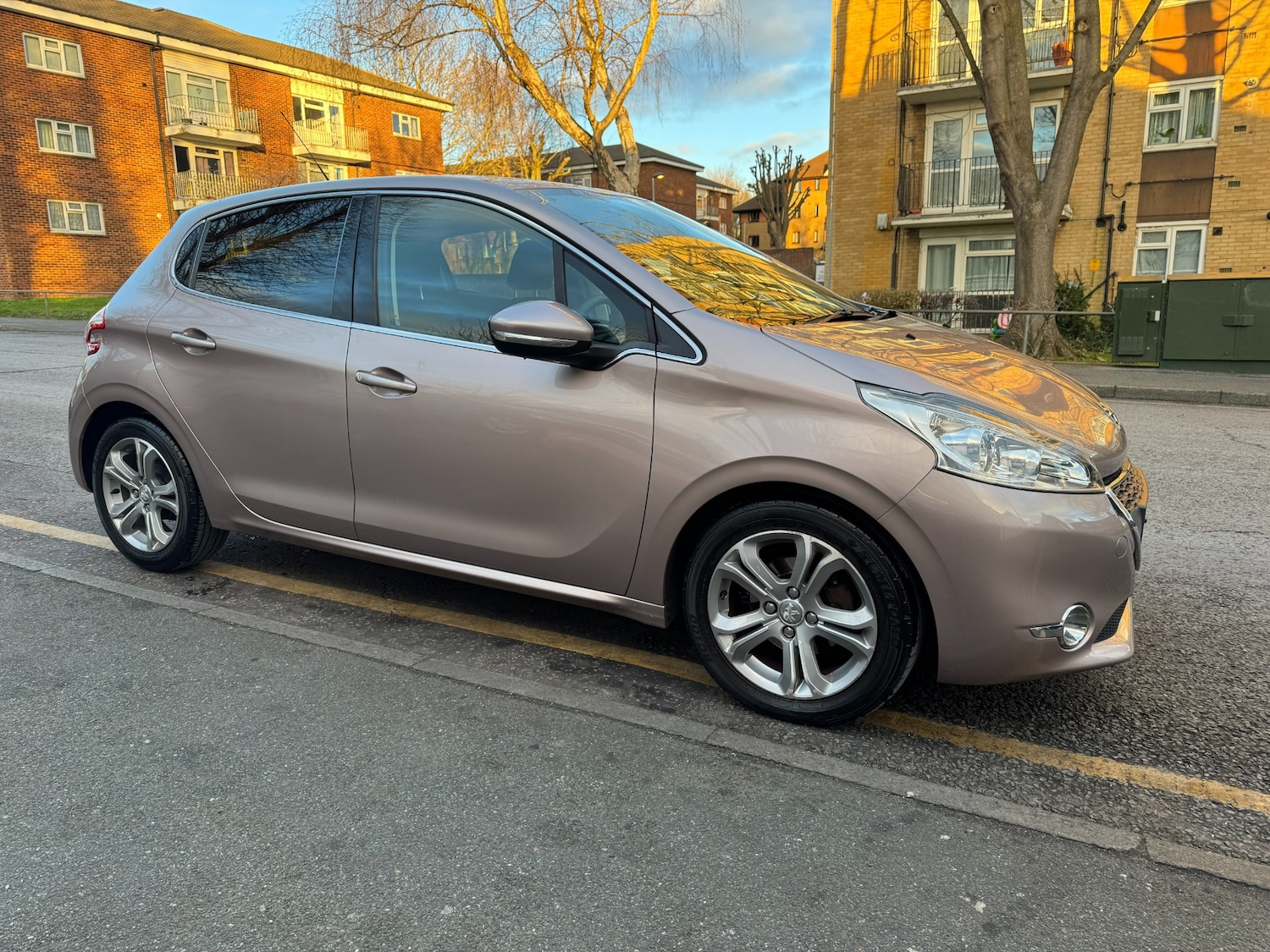 Used Peugeot 208 2013 for sale - 76570651: Photo 7