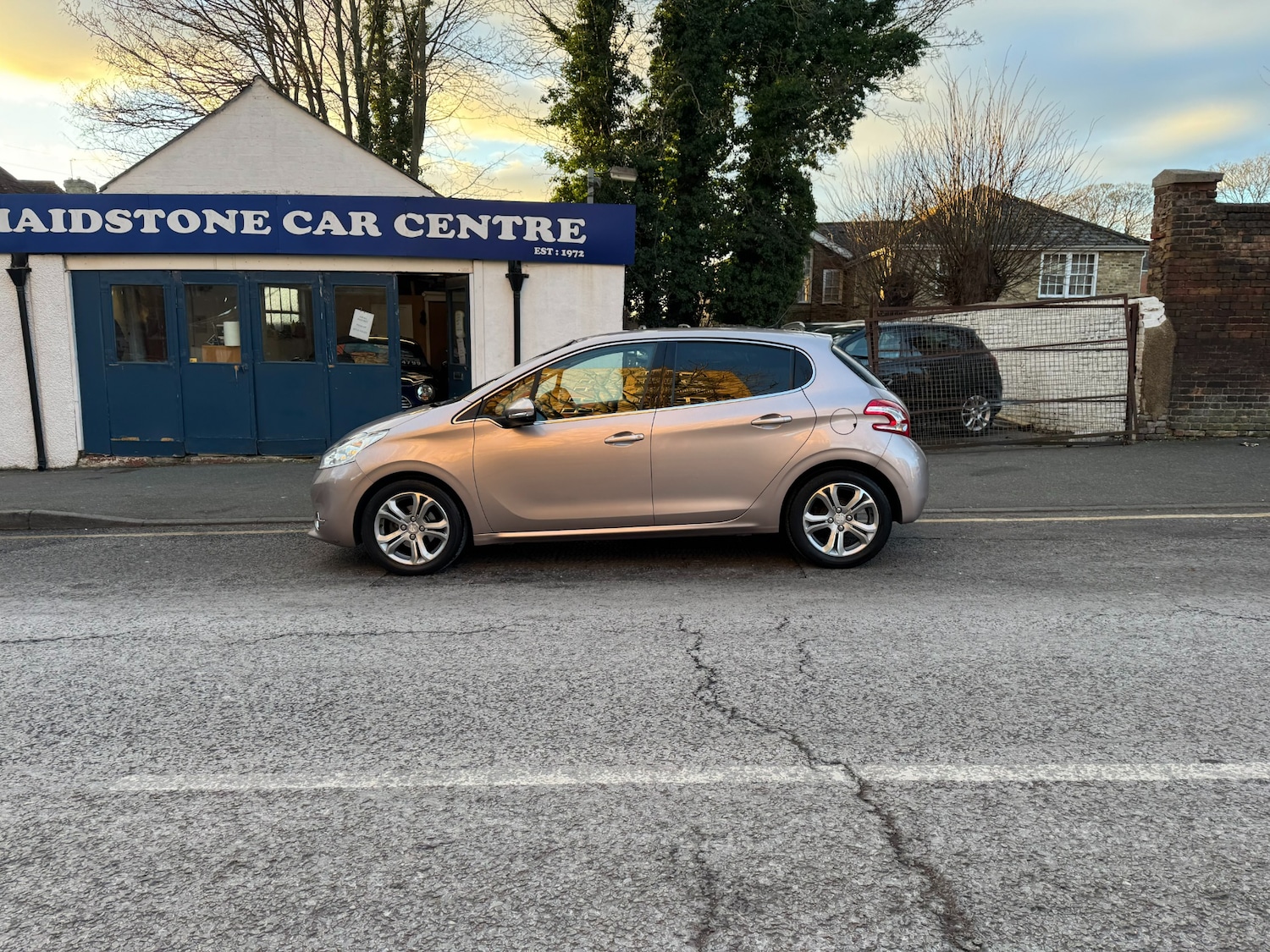 Used Peugeot 208 2013 for sale - 76570651: Photo 71