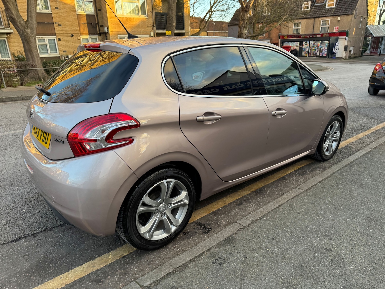 Used Peugeot 208 2013 for sale - 76570651: Photo 8