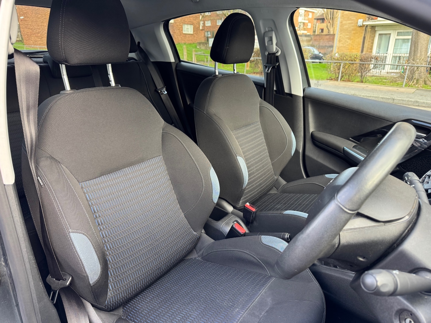 Used Peugeot 208 2012 for sale - 77061305: Photo 7