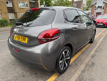 Used Peugeot 208 2018 for sale - 78468324: Photo