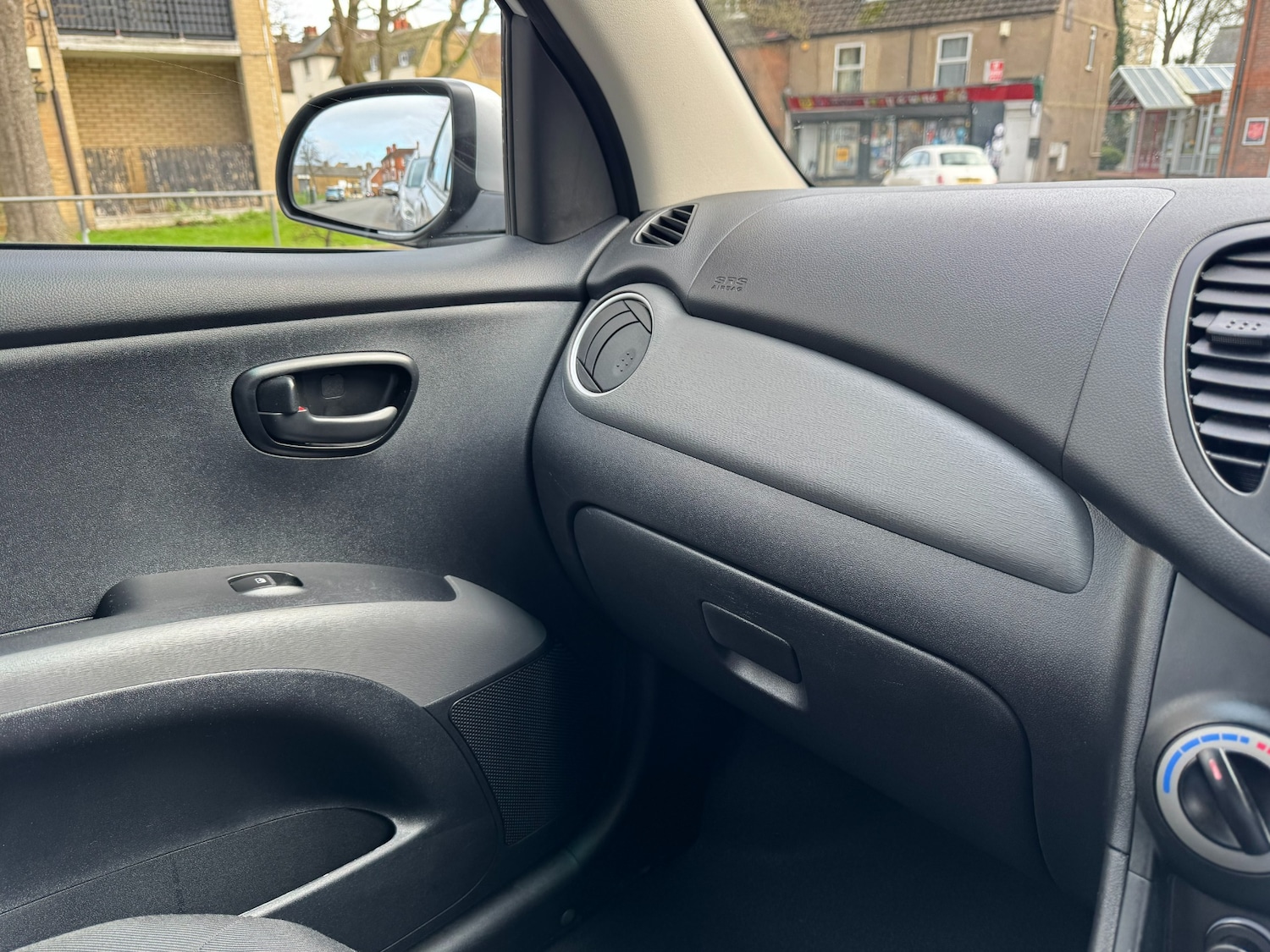 Used Hyundai i10 2012 for sale - 77283684: Photo 49