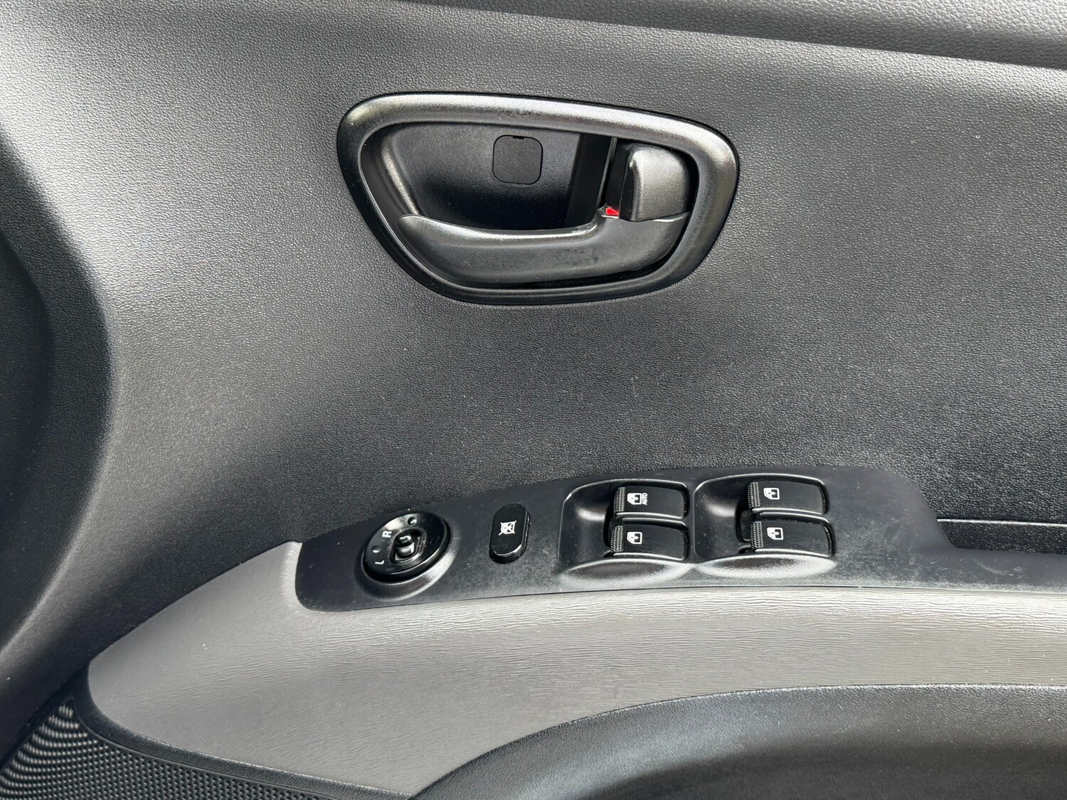 Used Hyundai i10 2012 for sale - 77283684: Photo 50