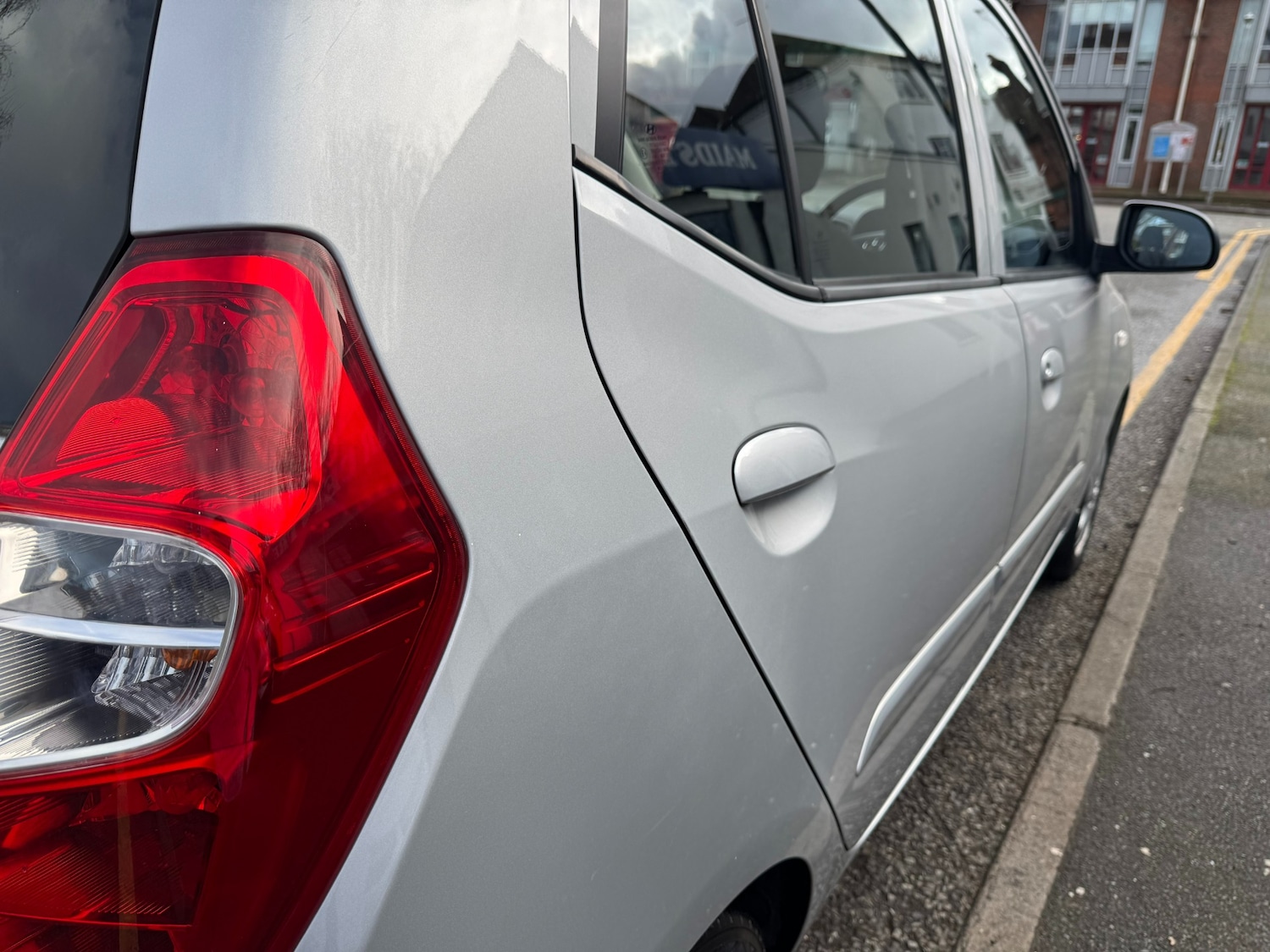 Used Hyundai i10 2012 for sale - 77283684: Photo 78