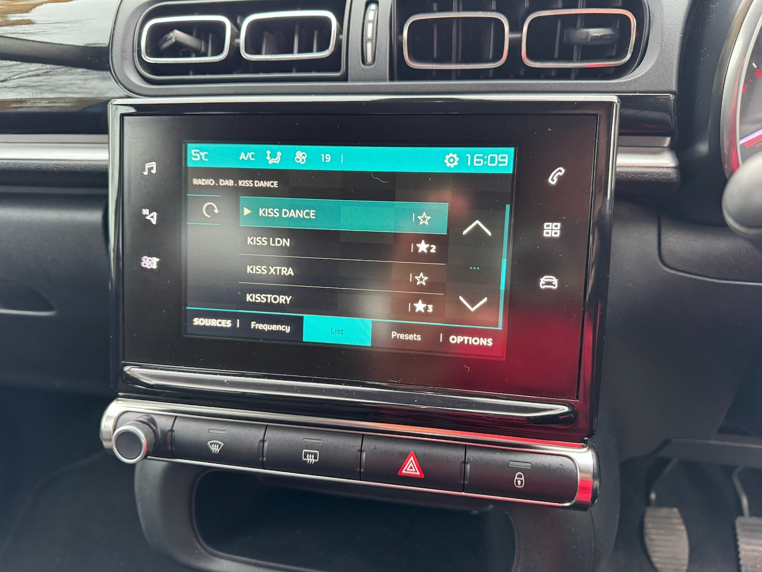 Used Citroen C3 2018 for sale - 77350790: Photo 15