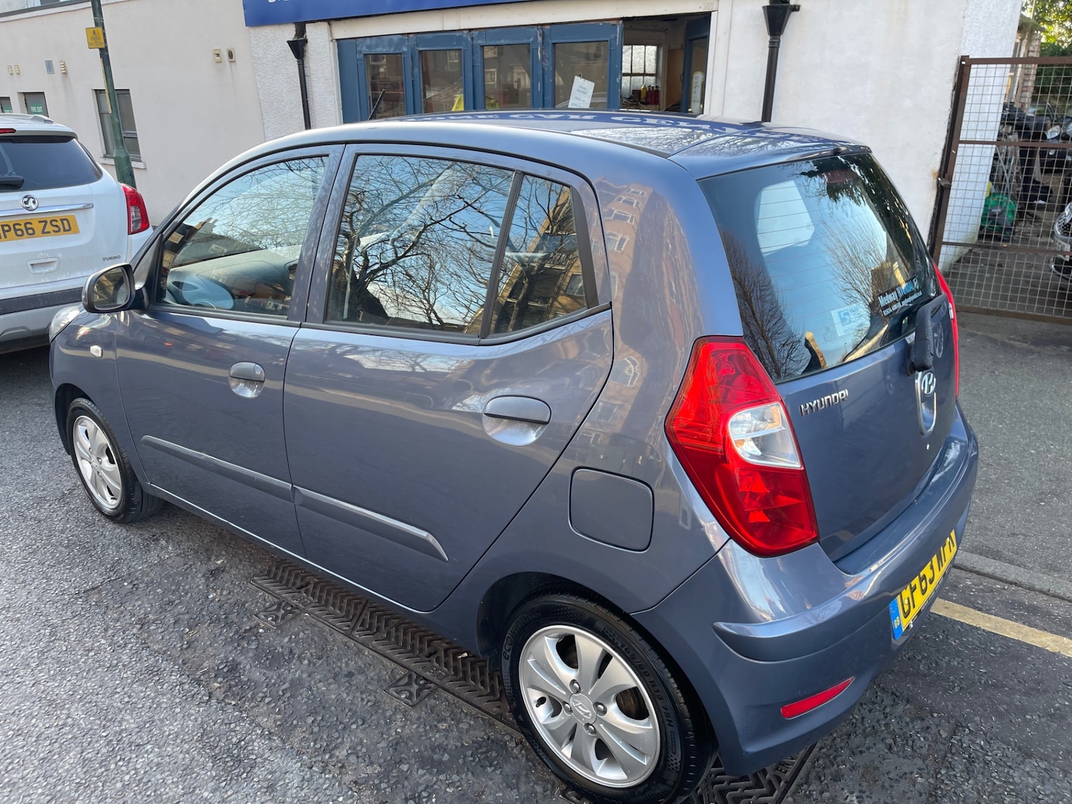 Used Hyundai i10 2014 for sale - 76819683: Photo 9