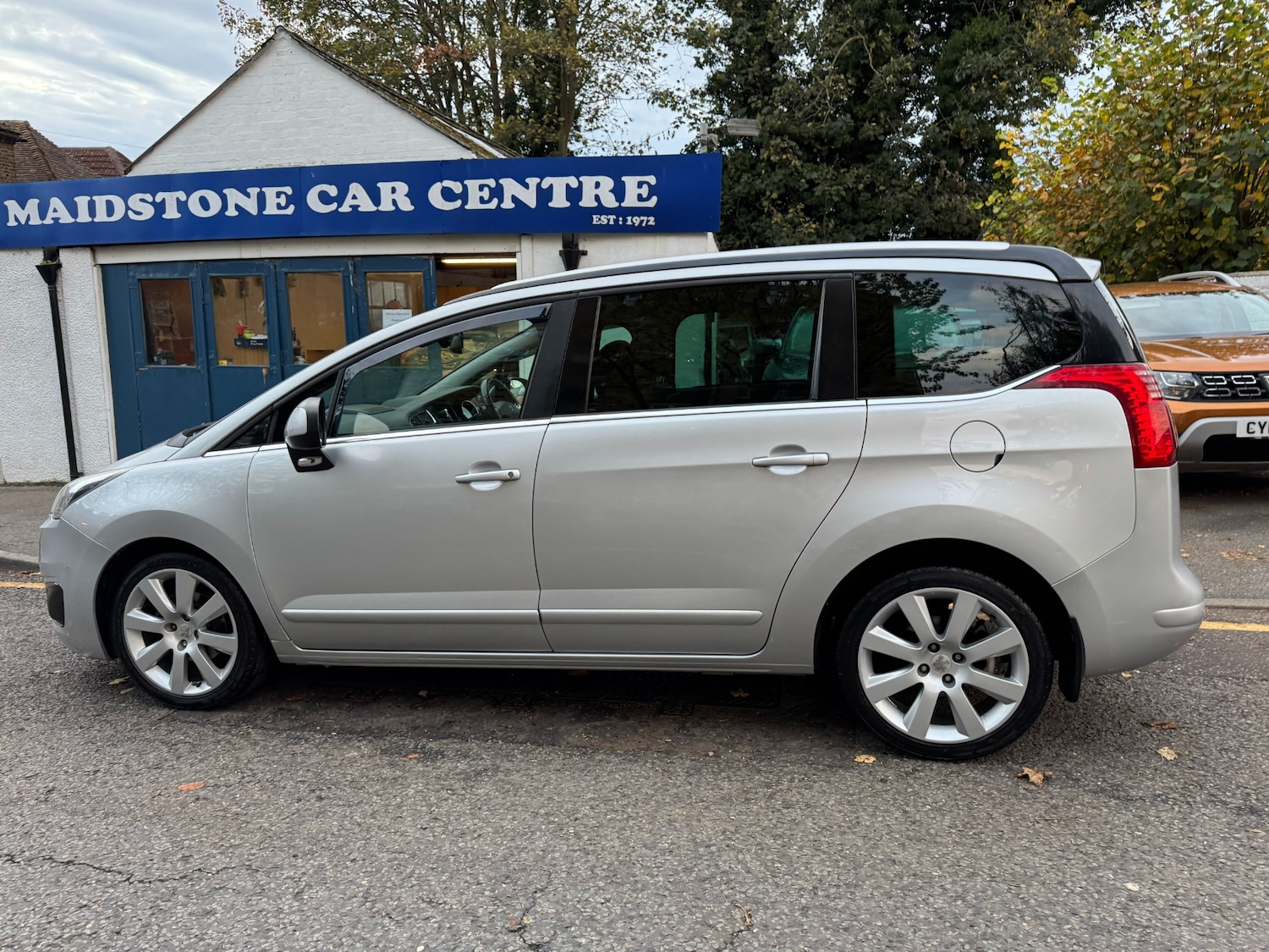 Used Peugeot 5008 2014 for sale - 76319753: Photo 10