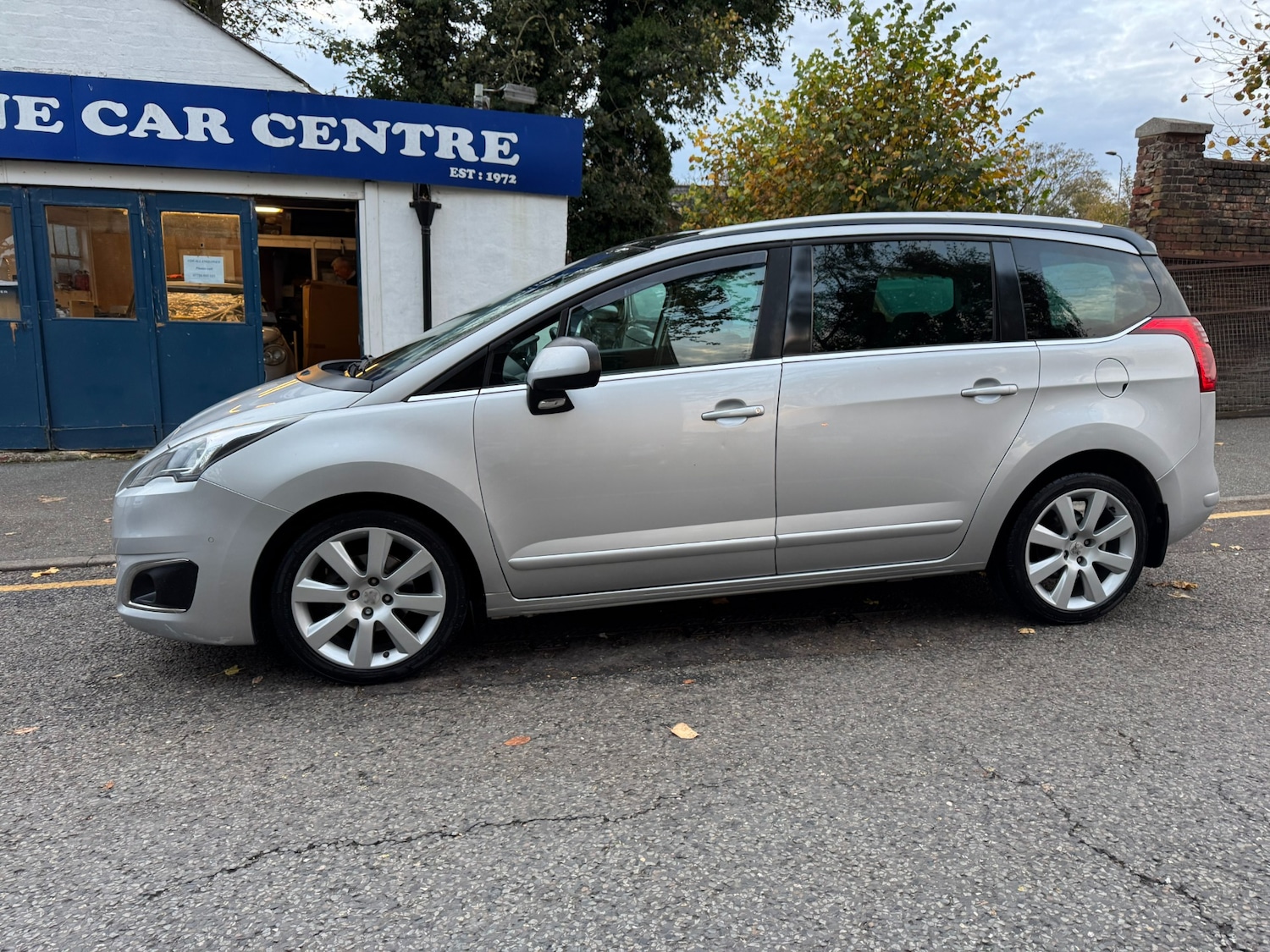 Used Peugeot 5008 2014 for sale - 76319753: Photo 2