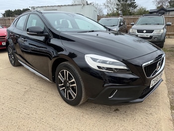 Used Volvo V40 2016 for sale - 78377132: Photo