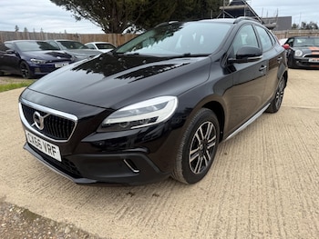 Used Volvo V40 2016 for sale - 78377132: Photo