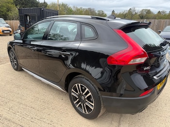 Used Volvo V40 2016 for sale - 78377132: Photo