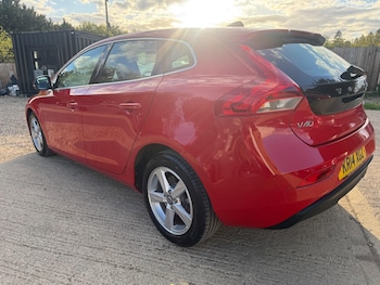 Used Volvo V40 2014 for sale - 79426579: Photo