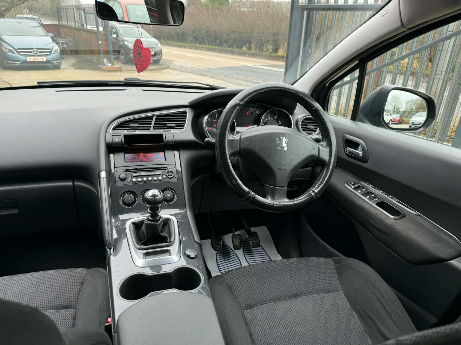 Used Peugeot 3008 2011 for sale - 77399389: Photo 13