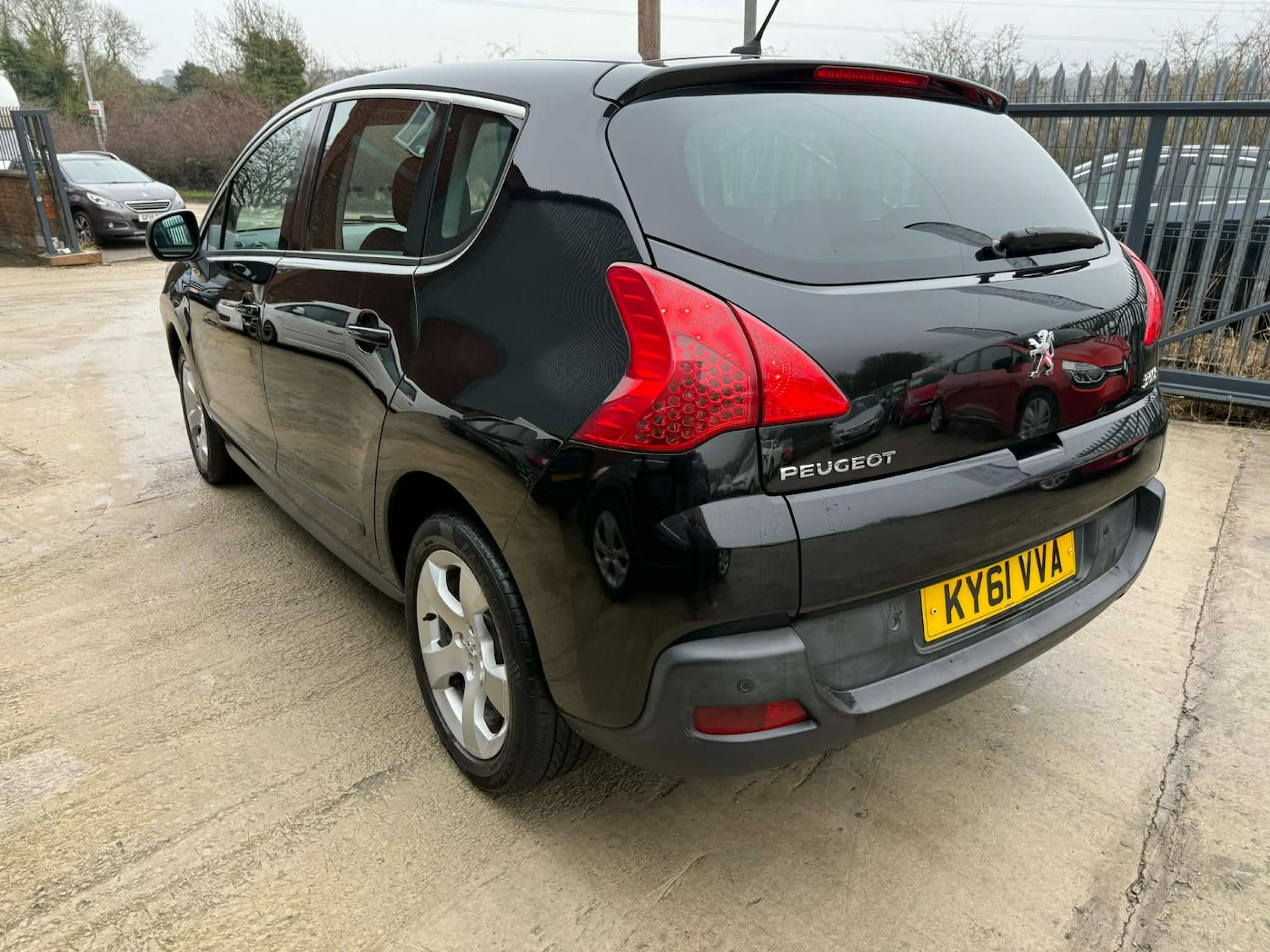 Used Peugeot 3008 2011 for sale - 77399389: Photo 8