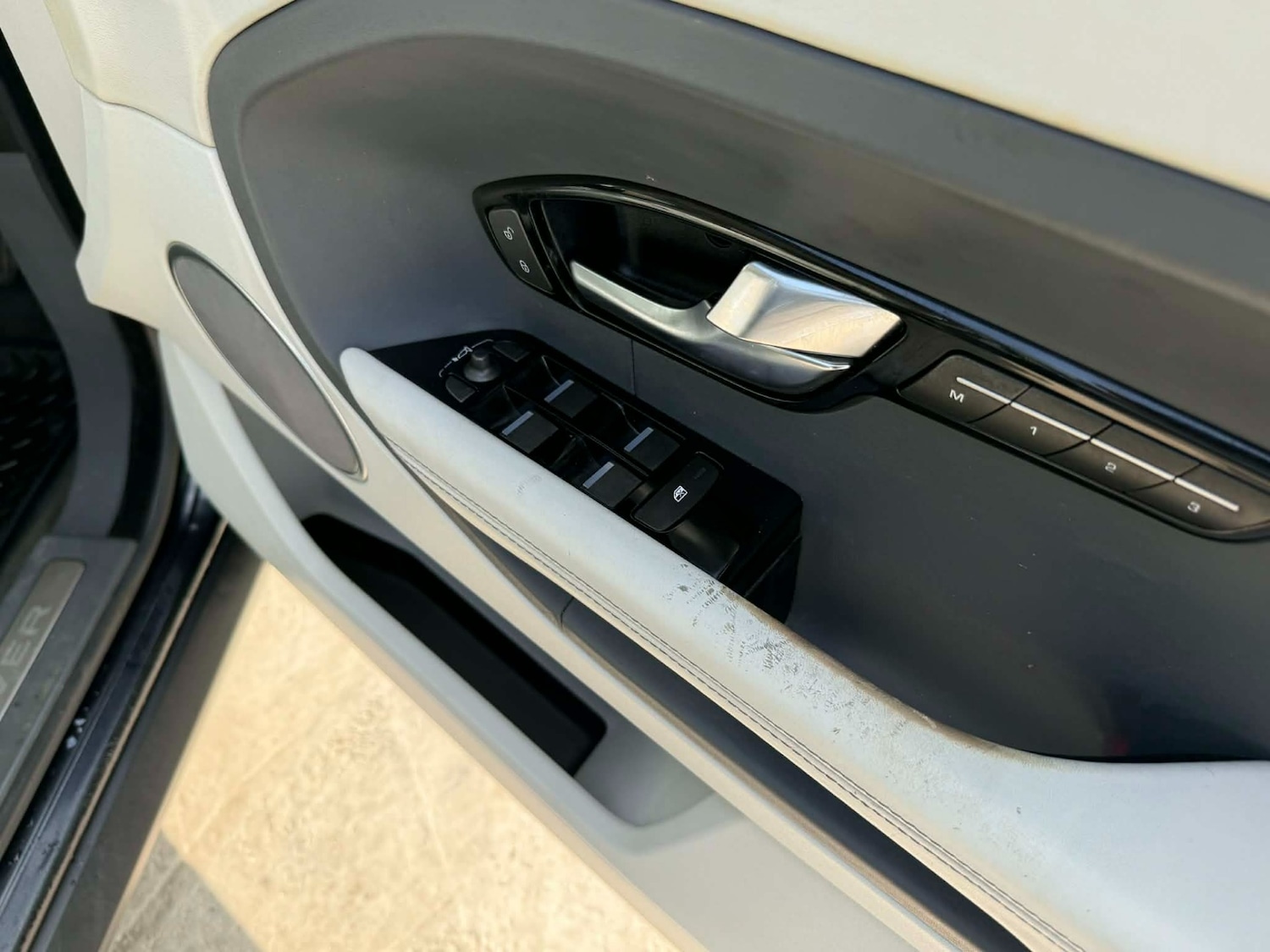 Used Land Rover Range Rover Evoque 2011 for sale - 71401793: Photo 16