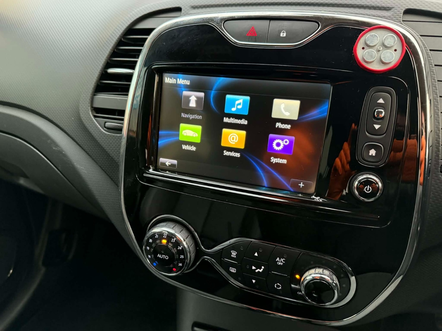 Used Renault Captur 2015 for sale - 76847284: Photo 18