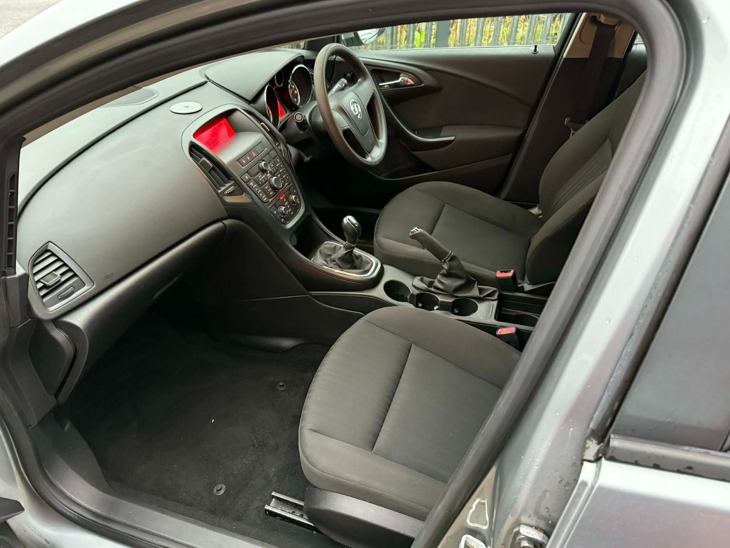 Used Vauxhall Astra 2012 for sale - 77019949: Photo 11