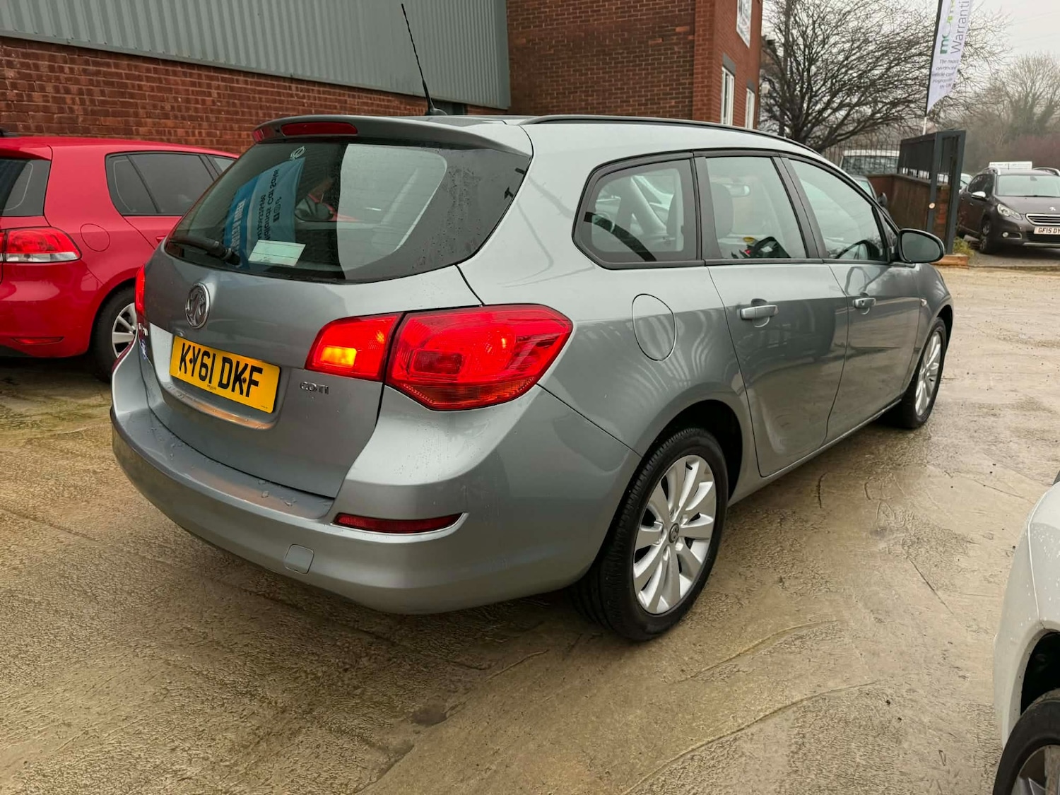 Used Vauxhall Astra 2012 for sale - 77019949: Photo 6