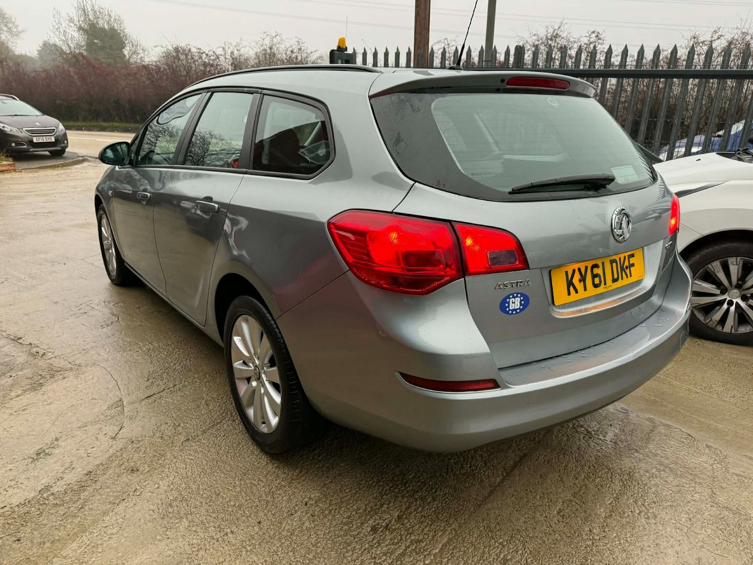 Used Vauxhall Astra 2012 for sale - 77019949: Photo 8