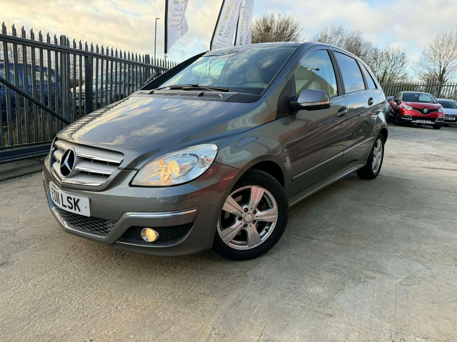 Used Mercedes-Benz B Class 2011 for sale - 77019937: Photo 2