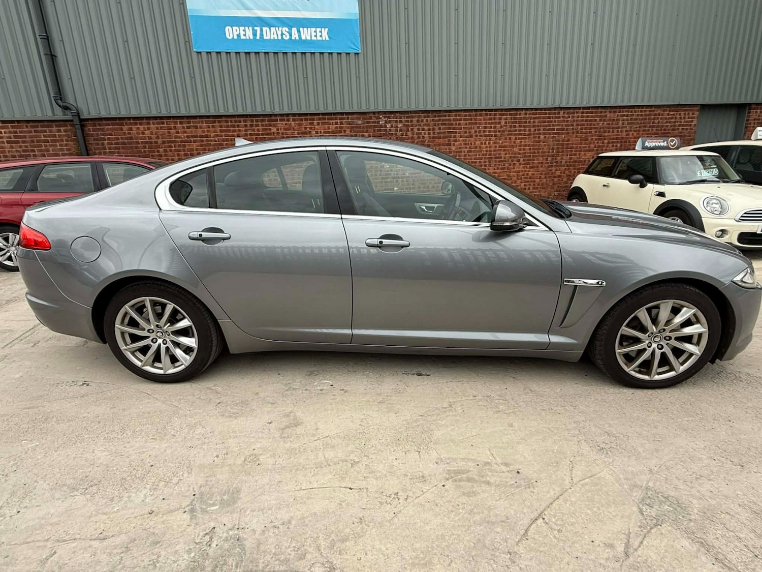 Used Jaguar XF 2013 for sale - 77873395: Photo 5