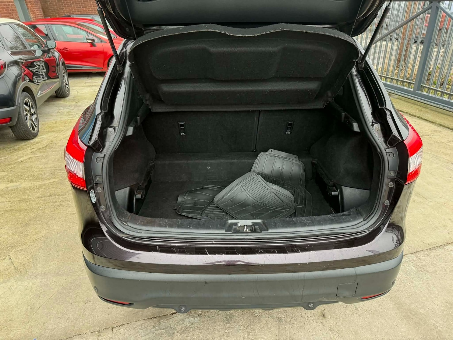 Used Nissan Qashqai 2014 for sale - 77482338: Photo 15