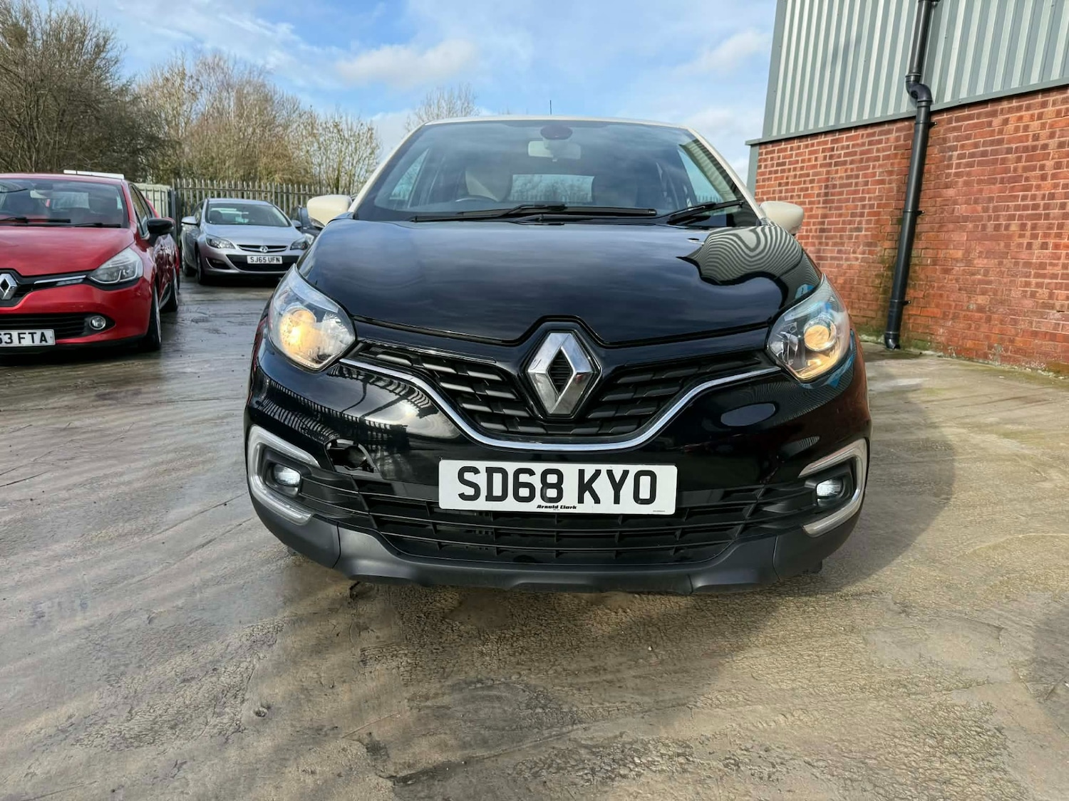 Used Renault Captur 2018 for sale - 77395065: Photo 3