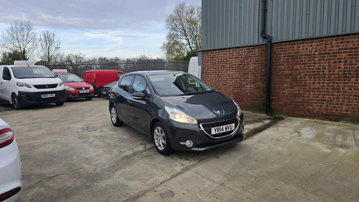 Used Peugeot 208 2014 for sale - 76519669: Photo 1