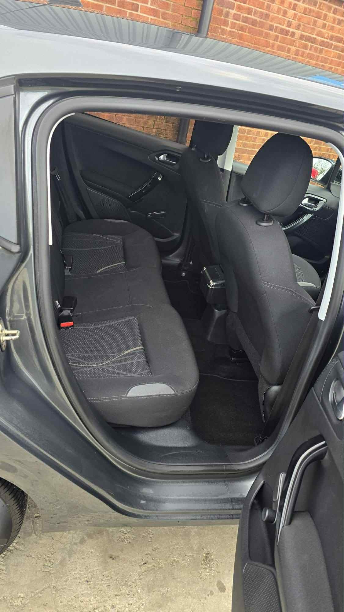 Used Peugeot 208 2014 for sale - 76519669: Photo 12