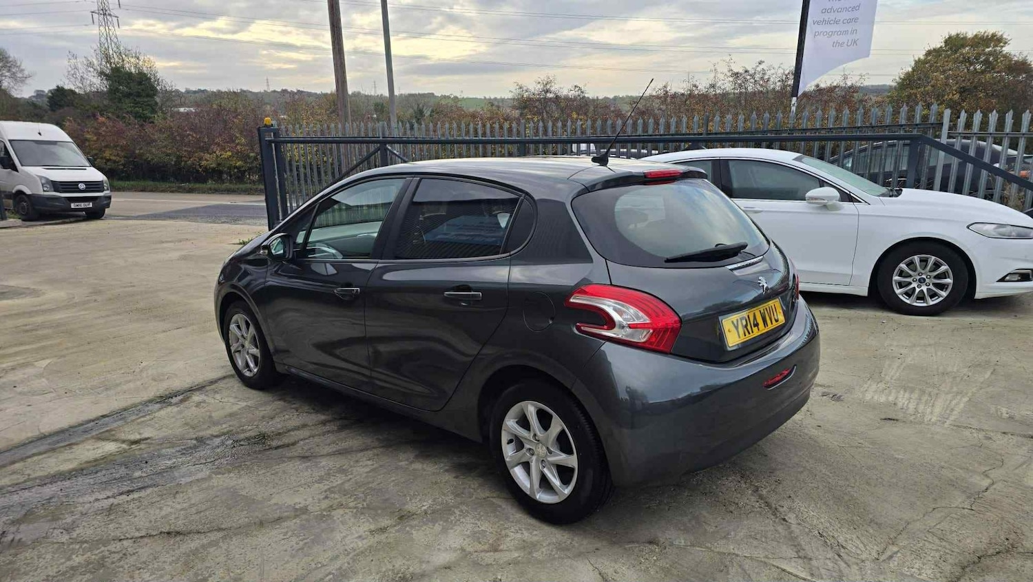 Used Peugeot 208 2014 for sale - 76519669: Photo 5