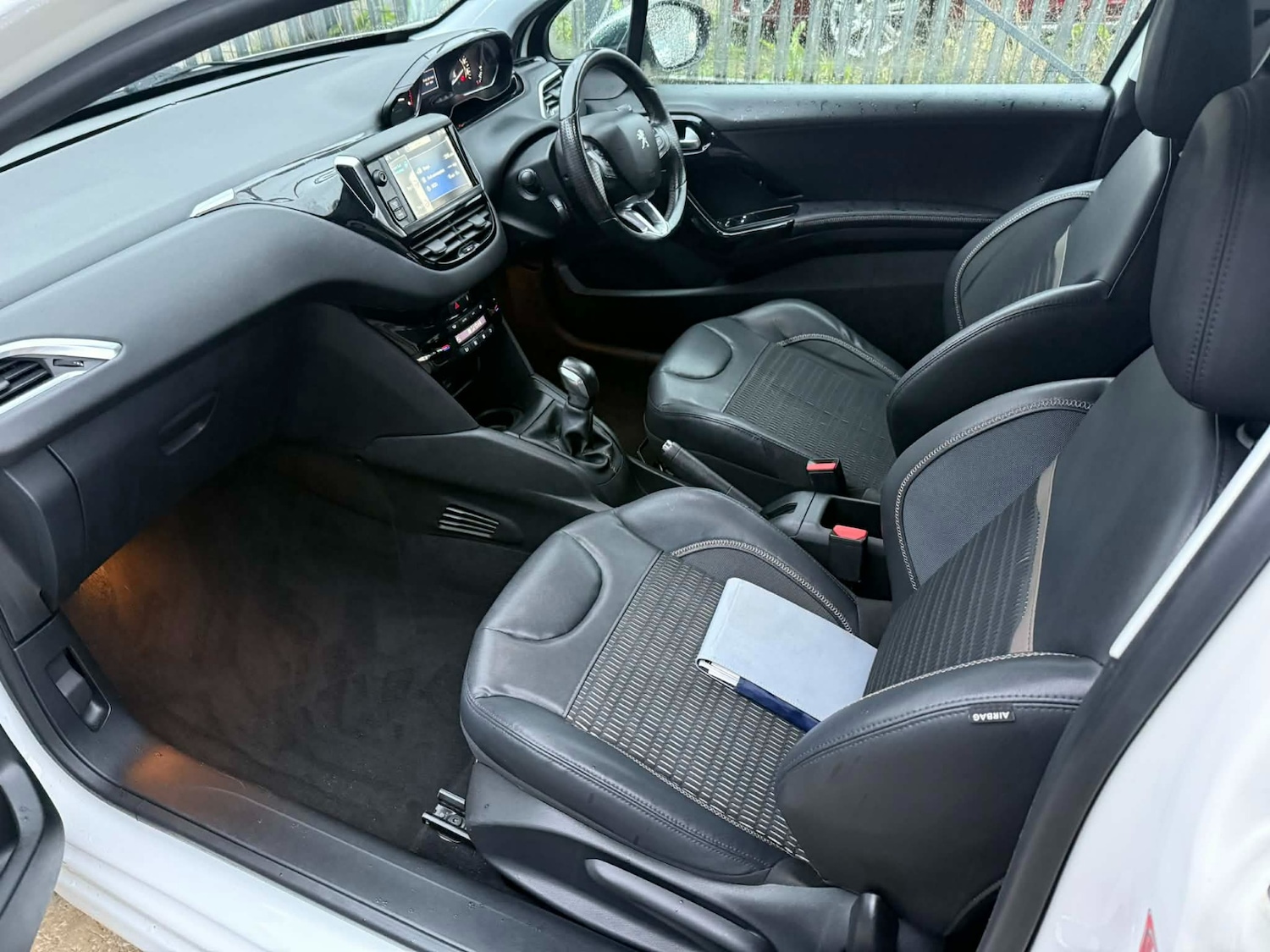 Used Peugeot 208 2013 for sale - 78015216: Photo 11