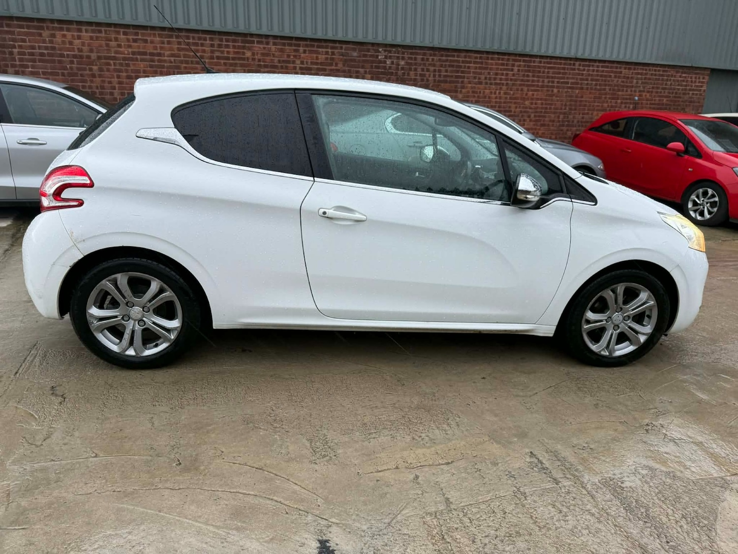 Used Peugeot 208 2013 for sale - 78015216: Photo 5