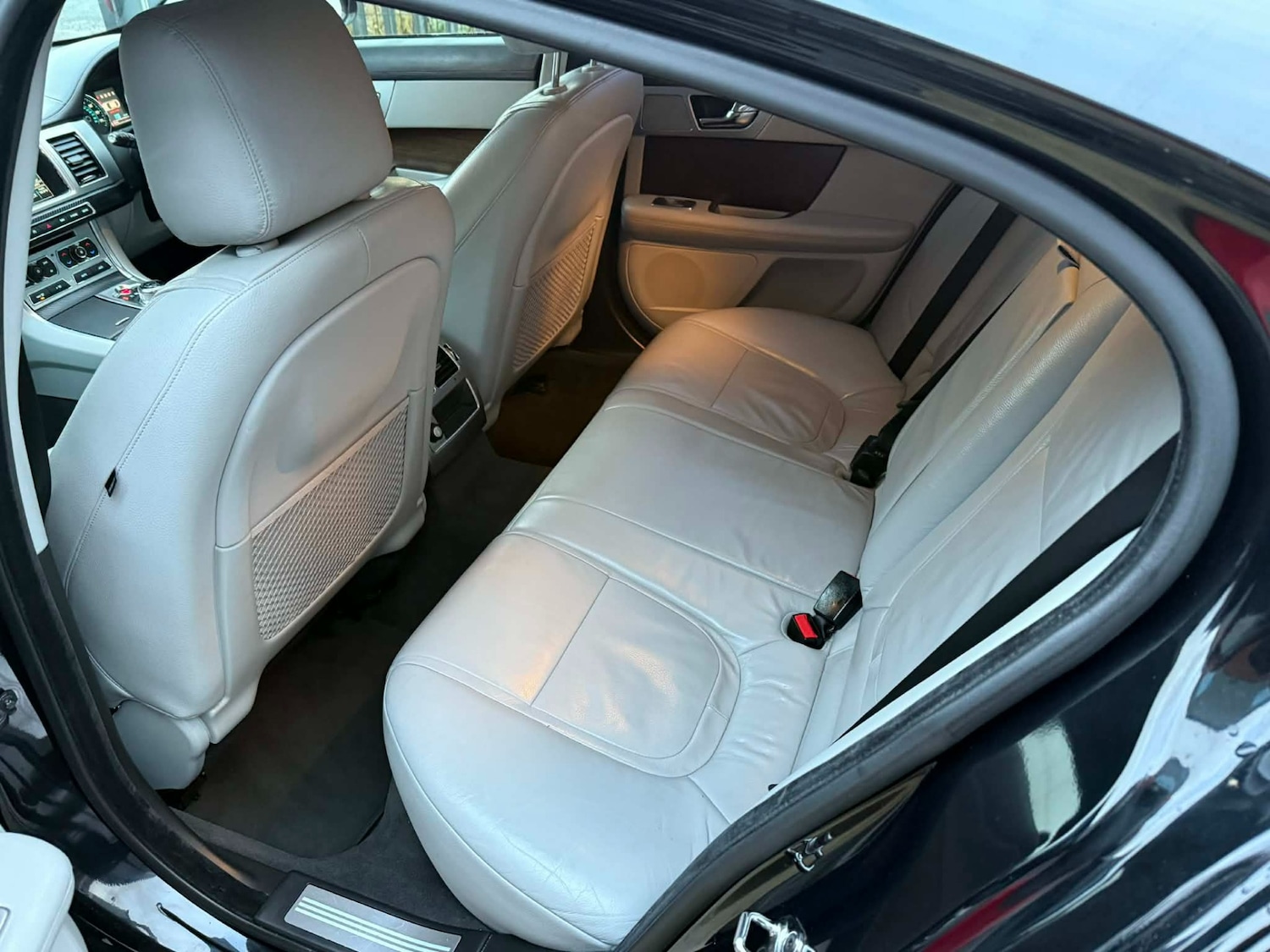 Used Jaguar XF 2013 for sale - 76847334: Photo 12