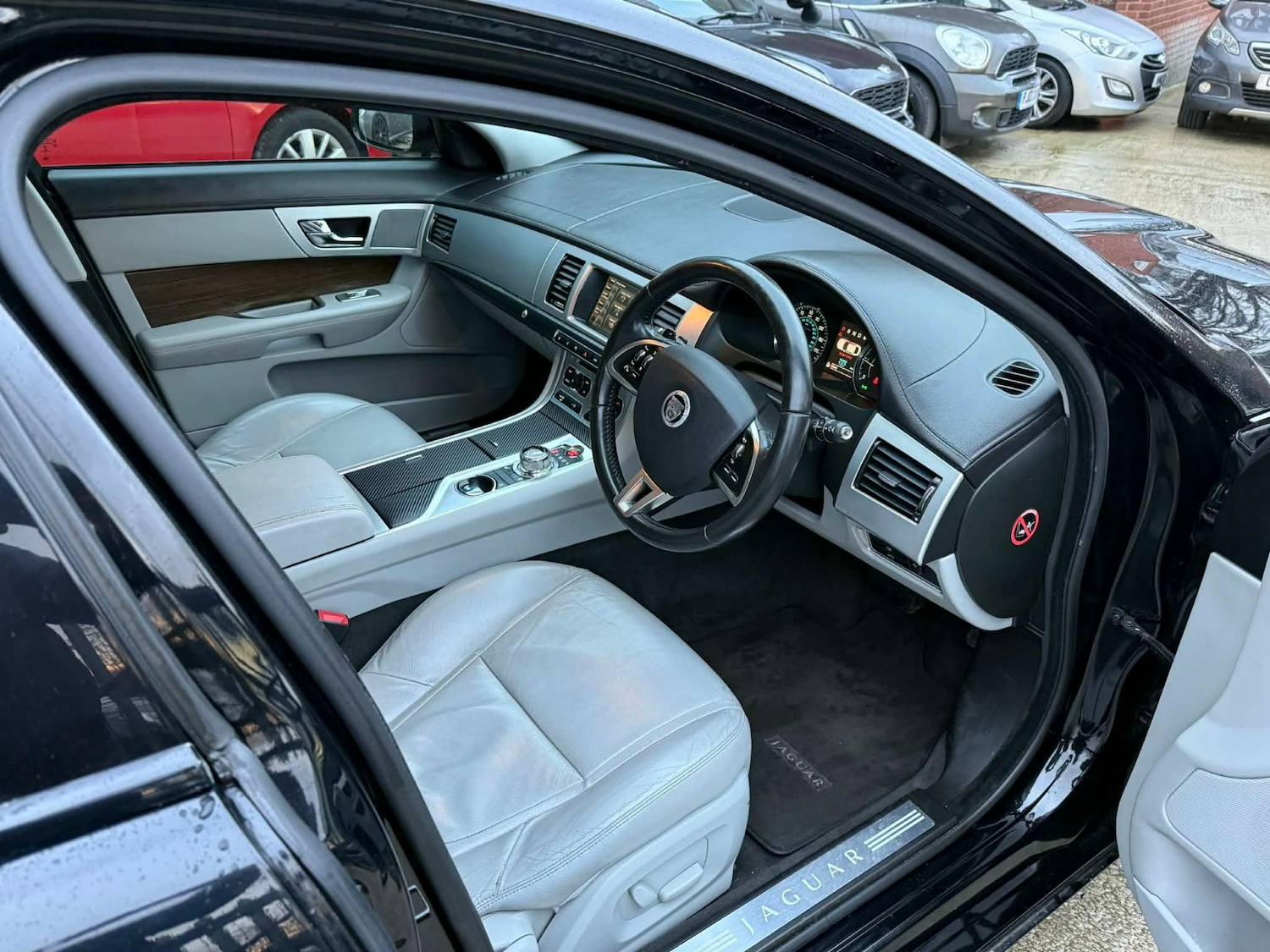 Used Jaguar XF 2013 for sale - 76847334: Photo 14