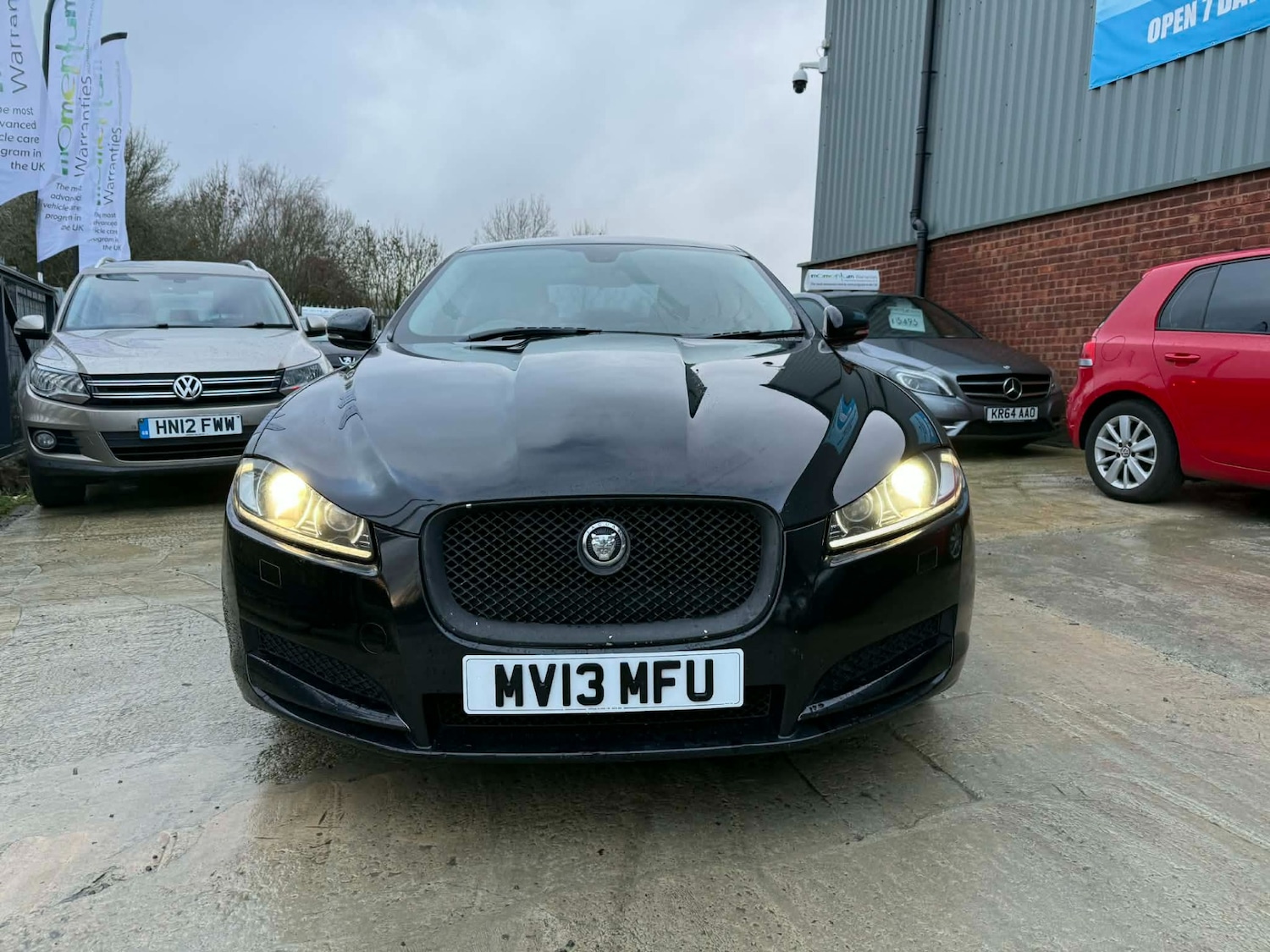 Used Jaguar XF 2013 for sale - 76847334: Photo 3