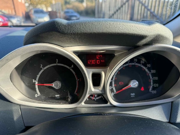 Used Ford Fiesta 2010 for sale - 76249949: Photo 10