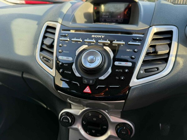 Used Ford Fiesta 2010 for sale - 76249949: Photo 17
