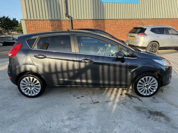 Used Ford Fiesta 2010 for sale - 76249949: Photo 5