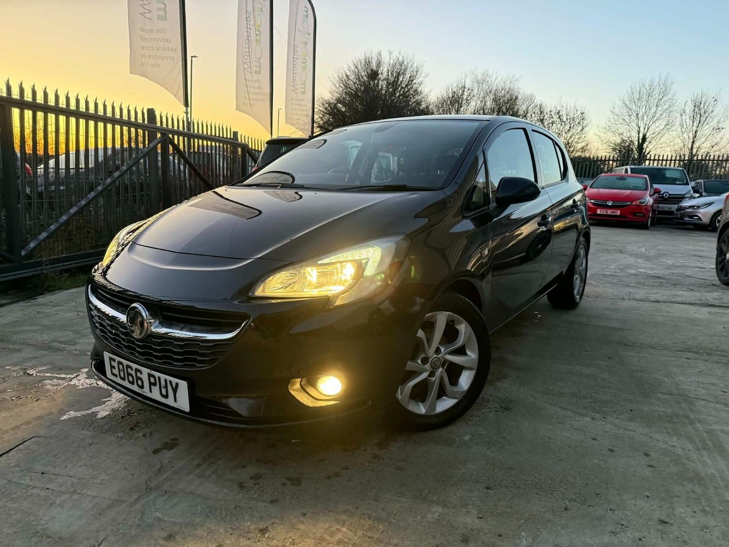 Used Vauxhall Corsa 2016 for sale - 76627057: Photo 2